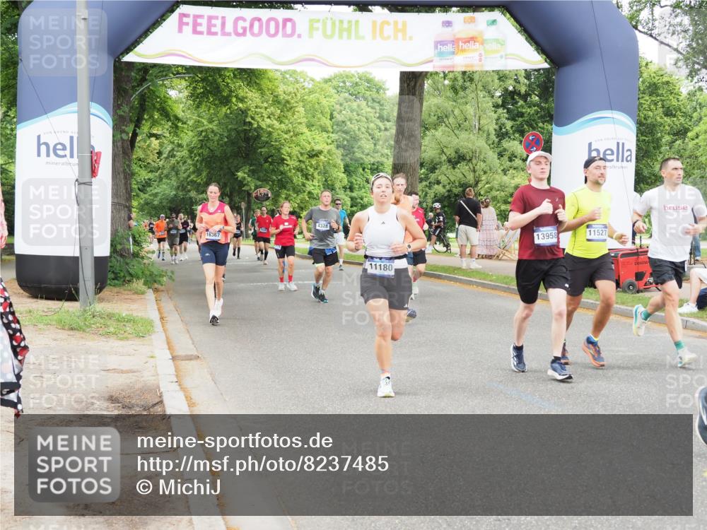 29.06.2025 - hella hamburg halbmarathon MichiJ http://msf.ph/oto/8237485 29.06.2025 10:50:08 Zwischen KM18-KM19 1427, 7243, 9306, 11180, 11527, 11960, 12316, 12479, 13958, 14917, 15908, 17532, 19023 meine-sportfotos.de
