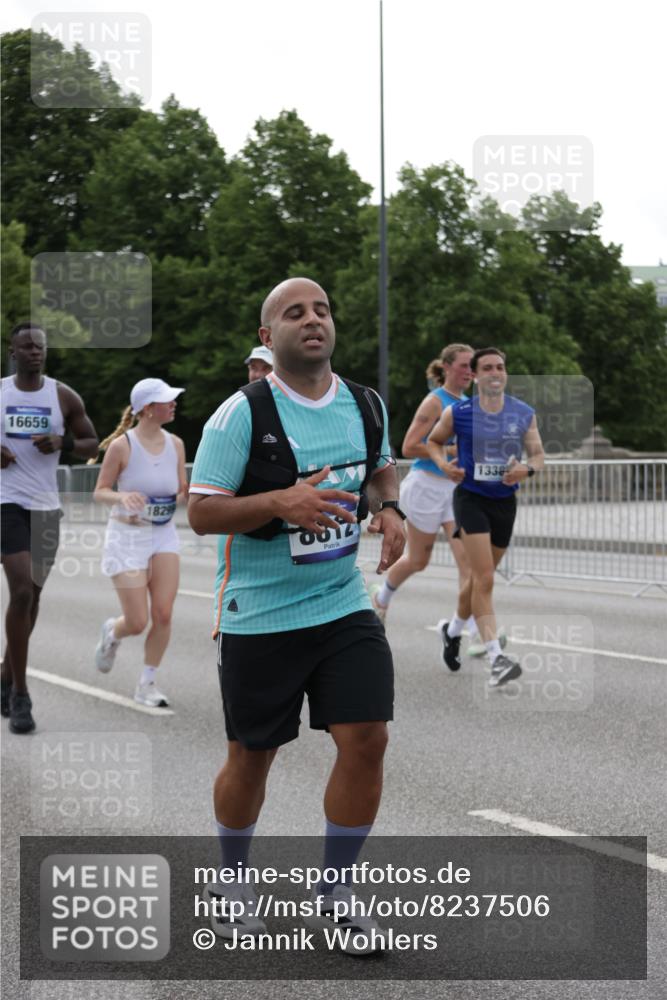 29.06.2025 - hella hamburg halbmarathon Jannik Wohlers http://msf.ph/oto/8237506 29.06.2025 10:29:05 Lombardsbrücke 1063, 1230, 1661, 3179, 3311, 3524, 4349, 6285, 6725, 7517, 7832, 8812, 9714, 10322, 10641, 10808, 10996, 11249, 11269, 11792, 11803, 12086, 13382, 14644, 16306, 16659, 16662, 16676, 17496, 17945, 18298, 18299 meine-sportfotos.de