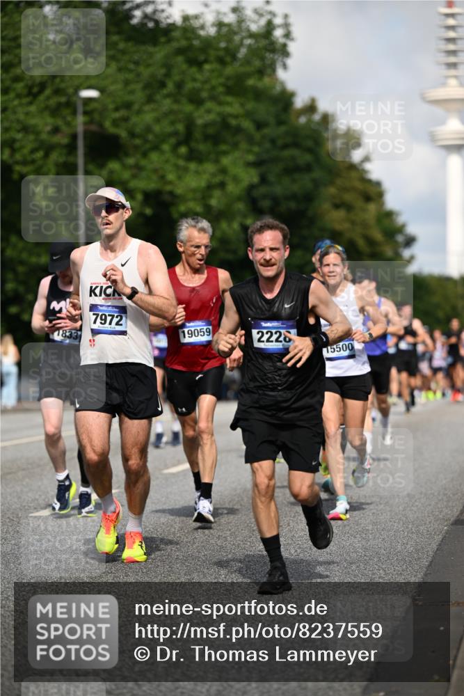 29.06.2025 - hella hamburg halbmarathon Dr. Thomas Lammeyer http://msf.ph/oto/8237559 29.06.2025 09:50:44 Kennedybrücke 1002, 1217, 1407, 1910, 2121, 2228, 2404, 2563, 2774, 2851, 3790, 3935, 4246, 4740, 5961, 6032, 6305, 6473, 6915, 7831, 7972, 8366, 8395, 9171, 9376, 9508, 10771, 11055 meine-sportfotos.de