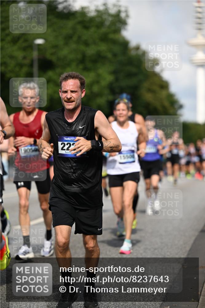 29.06.2025 - hella hamburg halbmarathon Dr. Thomas Lammeyer http://msf.ph/oto/8237643 29.06.2025 09:50:45 Kennedybrücke 1002, 1217, 1407, 1910, 2121, 2228, 2404, 2563, 2774, 2851, 3790, 3935, 4246, 4740, 5961, 6032, 6305, 6473, 6915, 7831, 7972, 8366, 8395, 9171, 9376, 9508, 10771, 11055 meine-sportfotos.de