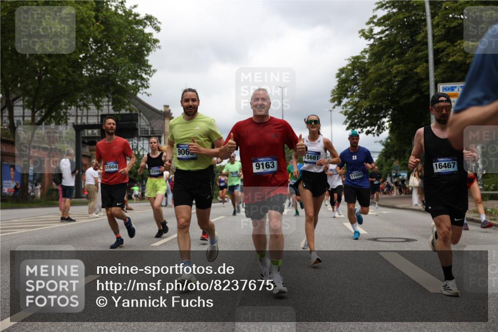 29.06.2025 - hella hamburg halbmarathon Yannick Fuchs http://msf.ph/oto/8237675 29.06.2025 10:47:11 20KM 1061, 1258, 1499, 1683, 1706, 1783, 2074, 2082, 2099, 2208, 2346, 2910, 3059, 3334, 3399, 3999, 4065, 4419, 4587, 4635, 5077, 5607, 5907, 6198, 6628, 7177, 7509, 7864, 8273, 8361, 8390, 8651, 9065, 9163, 9537, 10724, 10895, 11217, 11588, 11589, 11604, 11689, 11992, 12155, 12413, 12482, 12490, 12875, 12910, 14323, 15126, 15179, 15430, 15681, 15980, 16467, 16538, 16986, 18249, 18590, 18720, 18901, 19208, 19244 meine-sportfotos.de