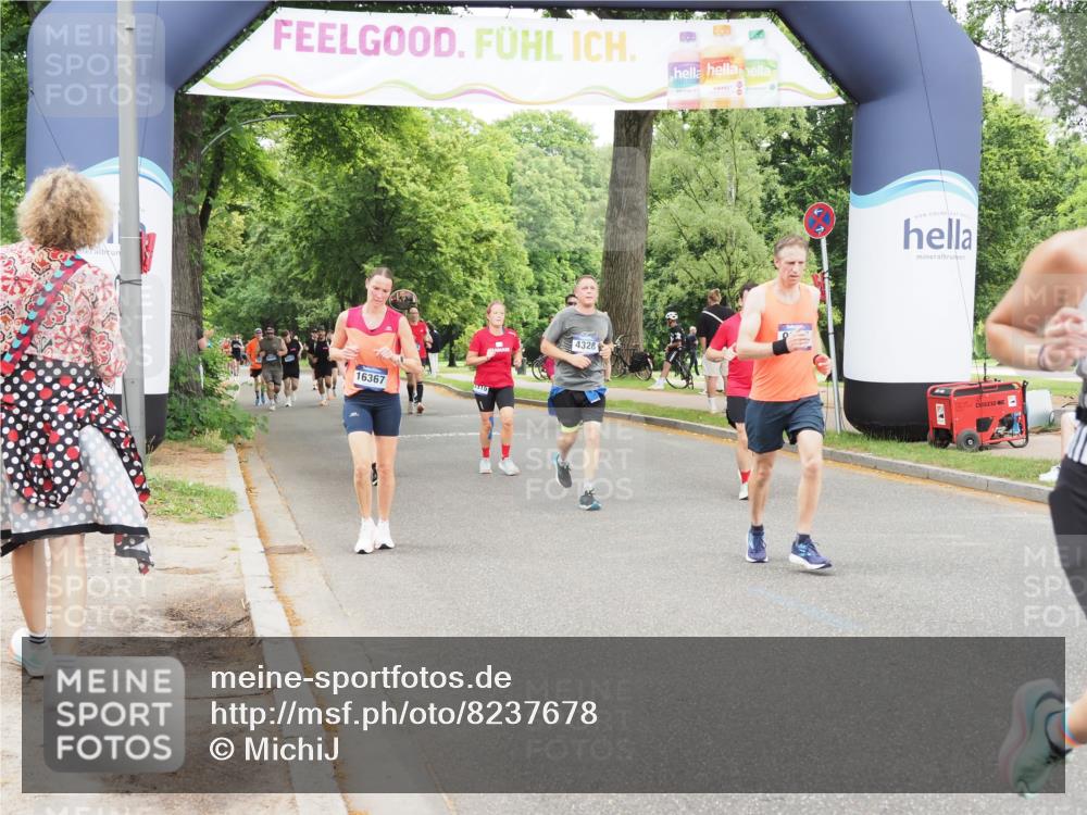 29.06.2025 - hella hamburg halbmarathon MichiJ http://msf.ph/oto/8237678 29.06.2025 10:50:09 Zwischen KM18-KM19 4328, 7243, 9306, 11180, 11527, 11960, 12316, 12479, 13958, 14917, 15908, 16367, 17532 meine-sportfotos.de