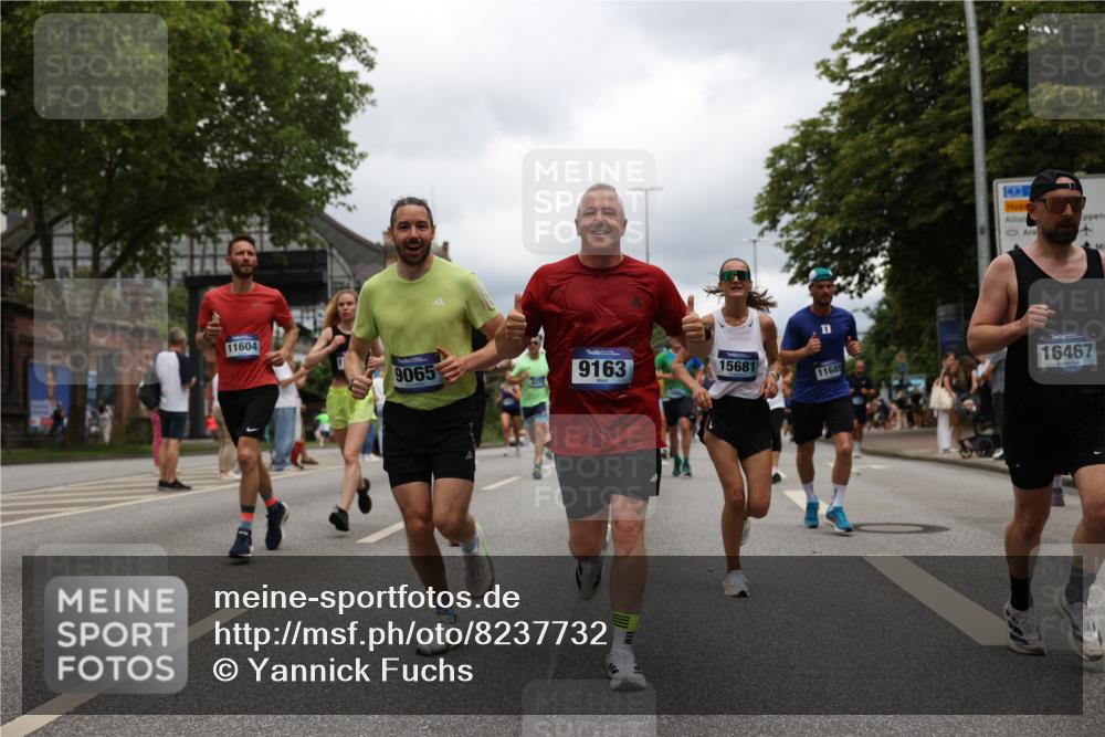 29.06.2025 - hella hamburg halbmarathon Yannick Fuchs http://msf.ph/oto/8237732 29.06.2025 10:47:11 20KM 1061, 1258, 1499, 1683, 1706, 1783, 2074, 2082, 2099, 2208, 2346, 2910, 3059, 3334, 3399, 3999, 4065, 4419, 4587, 4635, 5077, 5607, 5907, 6198, 6628, 7177, 7509, 7864, 8273, 8361, 8390, 8651, 9065, 9163, 9537, 10724, 10895, 11217, 11588, 11589, 11604, 11689, 11992, 12155, 12413, 12482, 12490, 12875, 12910, 14323, 15126, 15179, 15430, 15681, 15980, 16467, 16538, 16986, 18249, 18590, 18720, 18901, 19208, 19244 meine-sportfotos.de