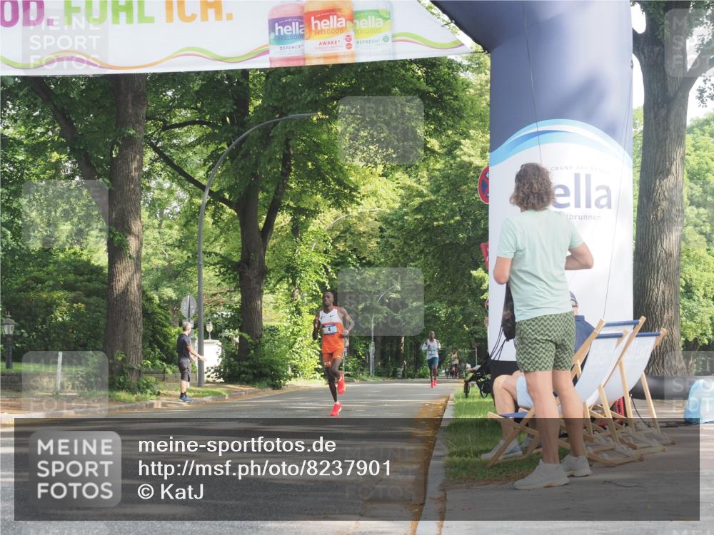29.06.2025 - hella hamburg halbmarathon KatJ http://msf.ph/oto/8237901 29.06.2025 09:54:40 Zwischen KM18-KM19  meine-sportfotos.de