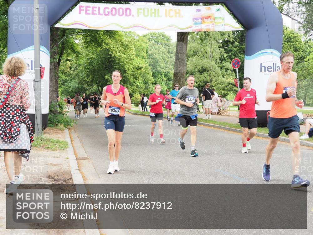 29.06.2025 - hella hamburg halbmarathon MichiJ http://msf.ph/oto/8237912 29.06.2025 10:50:10 Zwischen KM18-KM19 4328, 7243, 9306, 11180, 11527, 11960, 12316, 13958, 14917, 15908, 16367, 17071, 17532 meine-sportfotos.de