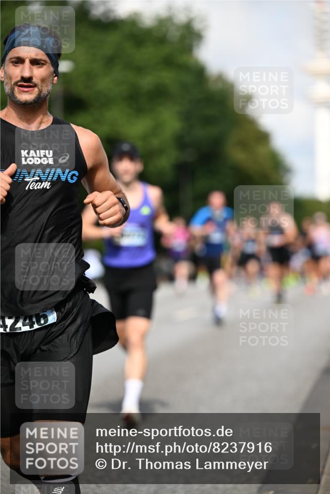 29.06.2025 - hella hamburg halbmarathon Dr. Thomas Lammeyer http://msf.ph/oto/8237916 29.06.2025 09:50:47 Kennedybrücke 1002, 1217, 1910, 2121, 2228, 2404, 2563, 2774, 2851, 3790, 4246, 4740, 5961, 6032, 6305, 6473, 6915, 7831, 7972, 8366, 8395, 9171, 9376, 9508, 10771, 11055 meine-sportfotos.de
