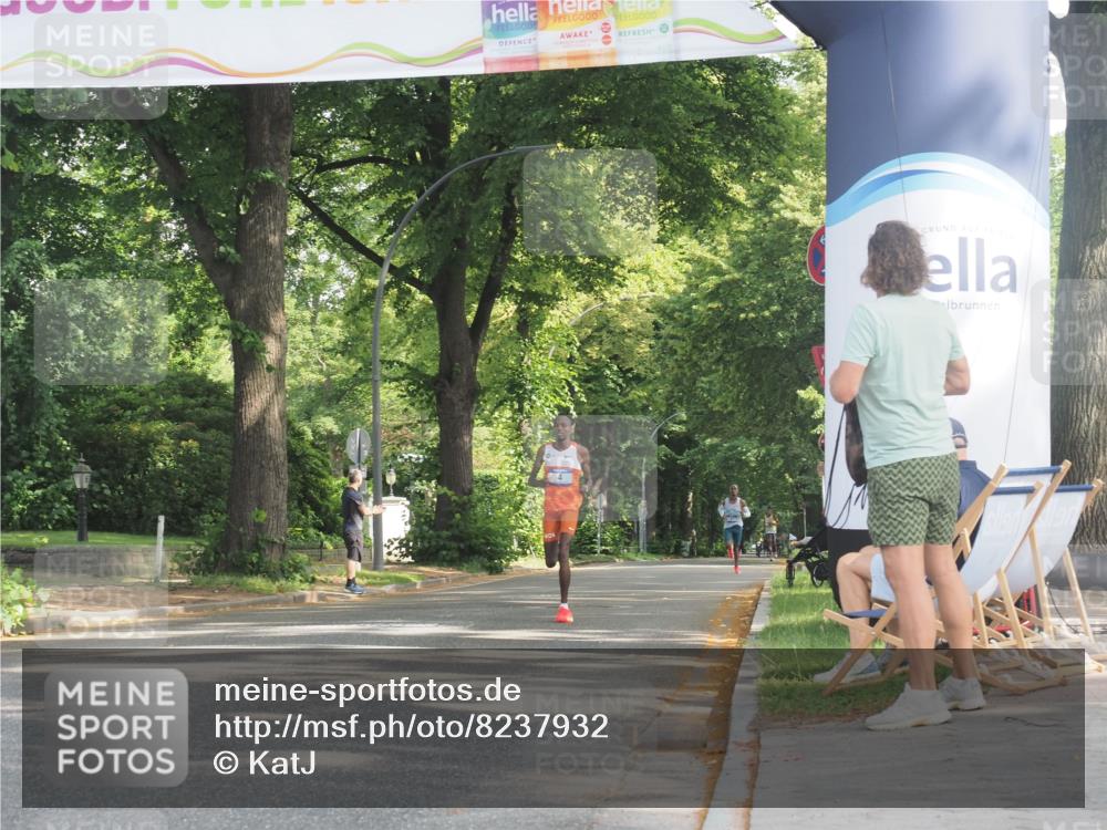 29.06.2025 - hella hamburg halbmarathon KatJ http://msf.ph/oto/8237932 29.06.2025 09:54:40 Zwischen KM18-KM19  meine-sportfotos.de