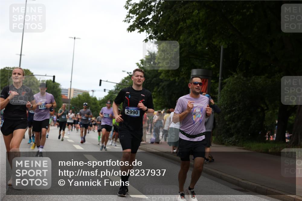 29.06.2025 - hella hamburg halbmarathon Yannick Fuchs http://msf.ph/oto/8237937 29.06.2025 11:05:03 20KM 1524, 1527, 1830, 2990, 3650, 3756, 4204, 5036, 5069, 6295, 6664, 7195, 7462, 7881, 8275, 8727, 8854, 9113, 9338, 9492, 10610, 10775, 10858, 11780, 12572, 12928, 12929, 13215, 13475, 13683, 13835, 14413, 14679, 15085, 15529, 15531, 15586, 15592, 15772, 16323, 19035 meine-sportfotos.de
