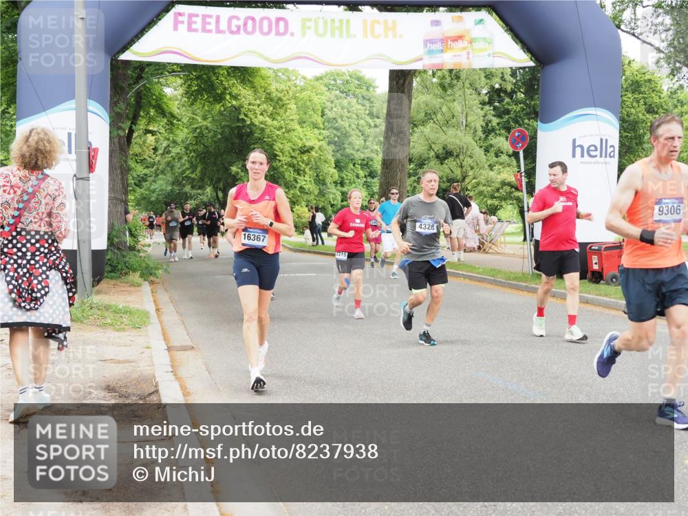 29.06.2025 - hella hamburg halbmarathon MichiJ http://msf.ph/oto/8237938 29.06.2025 10:50:10 Zwischen KM18-KM19 4328, 7243, 9306, 11180, 11527, 11960, 12316, 13958, 14917, 15908, 16367, 17071, 17532 meine-sportfotos.de