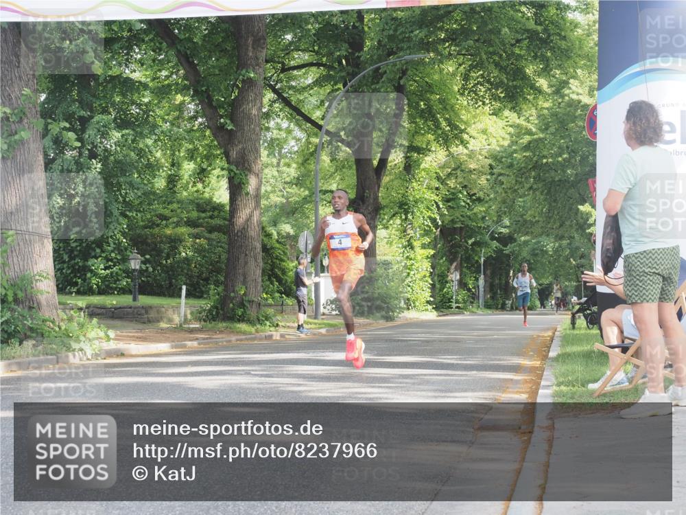 29.06.2025 - hella hamburg halbmarathon KatJ http://msf.ph/oto/8237966 29.06.2025 09:54:41 Zwischen KM18-KM19  meine-sportfotos.de