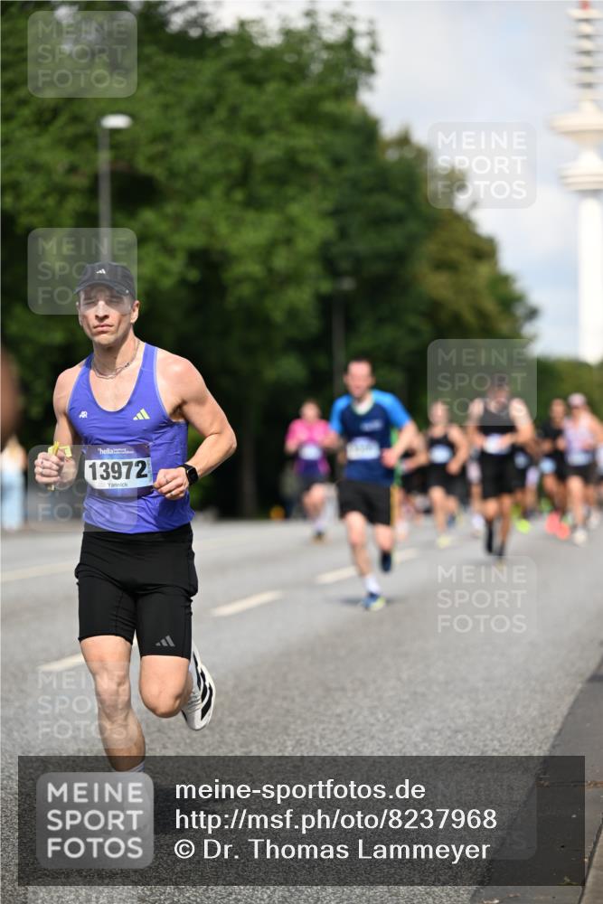 29.06.2025 - hella hamburg halbmarathon Dr. Thomas Lammeyer http://msf.ph/oto/8237968 29.06.2025 09:50:48 Kennedybrücke 1002, 1217, 1910, 2121, 2228, 2404, 2563, 2774, 2851, 3790, 4246, 4740, 5961, 6032, 6473, 6915, 7831, 7972, 8366, 8395, 9171, 9376, 10771, 11055 meine-sportfotos.de