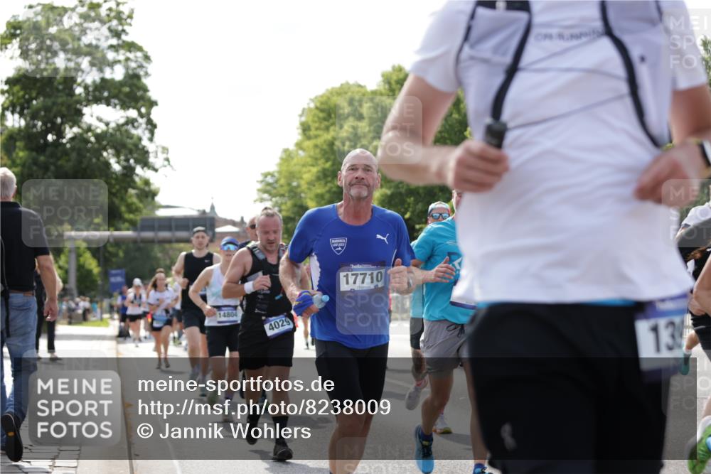 29.06.2025 - hella hamburg halbmarathon Jannik Wohlers http://msf.ph/oto/8238009 29.06.2025 09:53:52 Lombardsbrücke 1119, 1171, 1399, 1413, 1424, 1476, 1892, 1902, 2020, 2098, 2188, 2842, 3477, 3785, 4029, 4183, 4185, 4237, 4270, 5020, 6630, 6831, 7297, 8576, 8698, 8743, 8928, 9463, 9482, 9815, 10529, 11773, 11848, 12084, 12159, 12203, 12549, 12679, 12706, 12724, 12747, 13123, 13297, 13348, 13707, 13746, 14541, 14804, 15001, 15333, 15365, 15422, 15573, 15825, 15950, 16314, 16316, 16627, 16893, 17229, 17332, 17451, 17710, 18380, 18499, 18509, 18815, 19137 meine-sportfotos.de