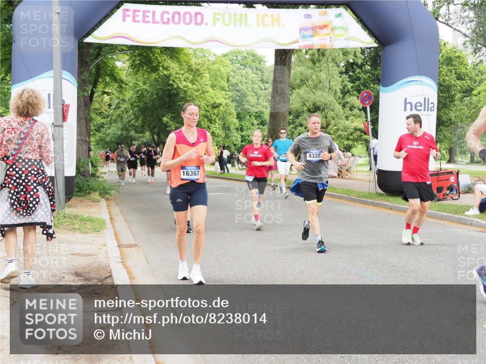 29.06.2025 - hella hamburg halbmarathon MichiJ http://msf.ph/oto/8238014 29.06.2025 10:50:10 Zwischen KM18-KM19 4328, 7243, 9306, 11180, 11527, 11960, 12316, 13958, 14917, 15908, 16367, 17071, 17532 meine-sportfotos.de