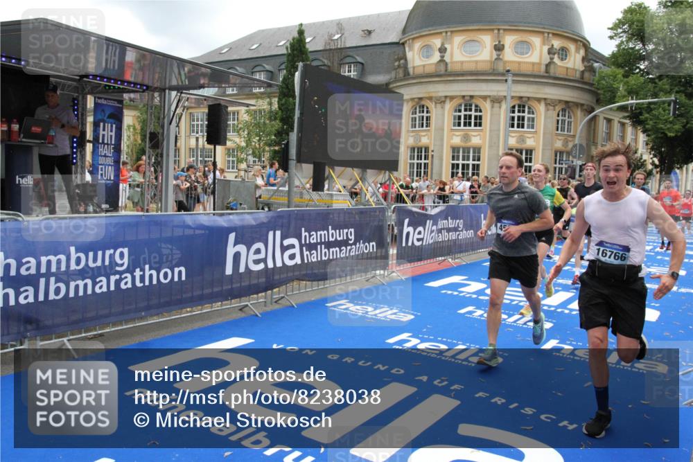 29.06.2025 - hella hamburg halbmarathon Michael Strokosch http://msf.ph/oto/8238038 29.06.2025 10:48:04 Ziel 1086, 1604, 1613, 4324, 4528, 4601, 5022, 6377, 12706, 12724, 12747, 12808, 13570, 15333, 16149, 16766, 18206, 18922, 19198 meine-sportfotos.de