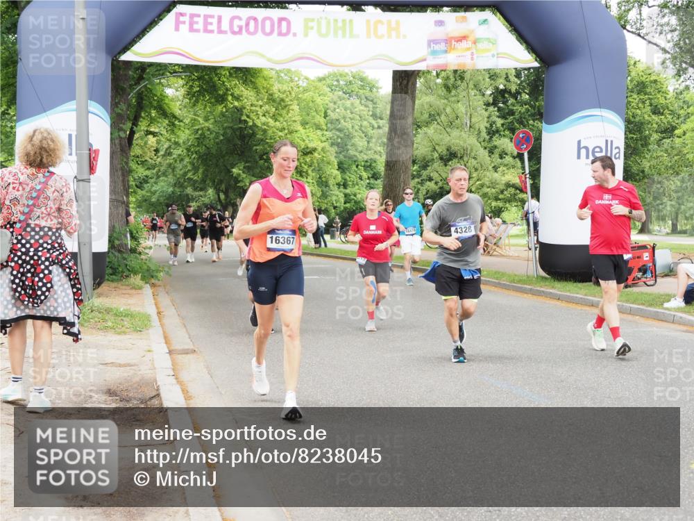 29.06.2025 - hella hamburg halbmarathon MichiJ http://msf.ph/oto/8238045 29.06.2025 10:50:10 Zwischen KM18-KM19 4328, 7243, 9306, 11180, 11527, 11960, 12316, 13958, 14917, 15908, 16367, 17071, 17532 meine-sportfotos.de