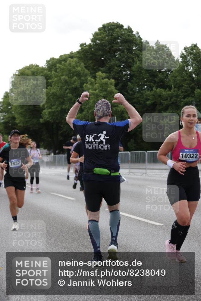29.06.2025 - hella hamburg halbmarathon Jannik Wohlers http://msf.ph/oto/8238049 29.06.2025 10:29:10 Lombardsbrücke 1063, 1661, 3311, 3524, 4349, 4395, 5350, 6285, 6725, 7517, 7832, 9714, 9937, 10322, 10996, 11249, 11269, 11444, 11634, 12086, 12216, 12227, 13382, 14644, 16306, 16659, 16662, 17496, 17945, 18298, 18299 meine-sportfotos.de