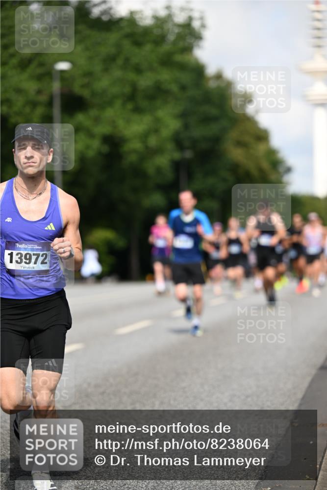 29.06.2025 - hella hamburg halbmarathon Dr. Thomas Lammeyer http://msf.ph/oto/8238064 29.06.2025 09:50:48 Kennedybrücke 1002, 1217, 1910, 2121, 2228, 2404, 2563, 2774, 2851, 3790, 4246, 4740, 5961, 6032, 6473, 6915, 7831, 7972, 8366, 8395, 9171, 9376, 10771, 11055 meine-sportfotos.de