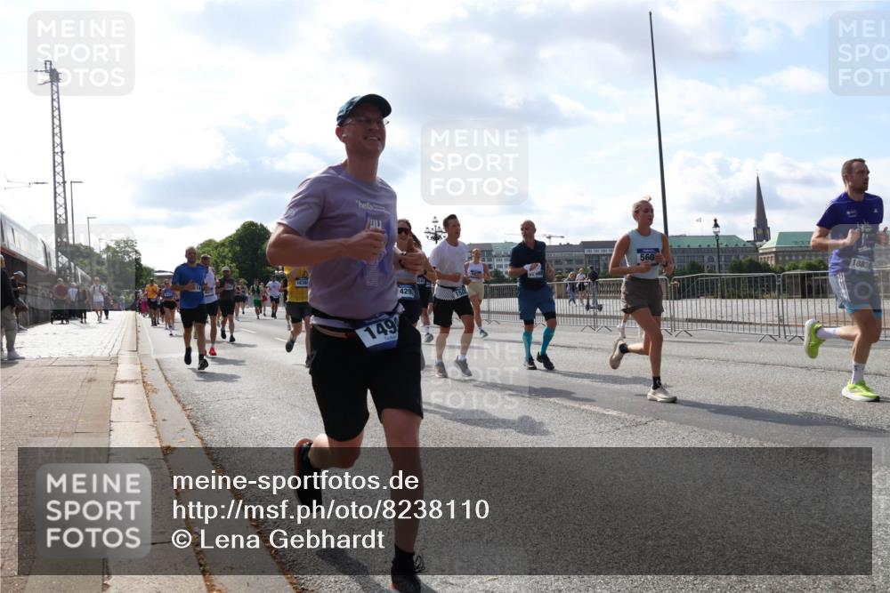 29.06.2025 - hella hamburg halbmarathon Lena Gebhardt http://msf.ph/oto/8238110 29.06.2025 09:56:18 Lombardsbrücke 1061, 1216, 1257, 1267, 1452, 1499, 1502, 1507, 1592, 1628, 1689, 1877, 2082, 2083, 2250, 2260, 2504, 2771, 2818, 2864, 2953, 2996, 3060, 3256, 3296, 3543, 4033, 4065, 4077, 4127, 4346, 4557, 4711, 4833, 5116, 5482, 5600, 5607, 5978, 6115, 6134, 6168, 6511, 6512, 7056, 7100, 7178, 7224, 7332, 7383, 7583, 7943, 8335, 8514, 8968, 8989, 8996, 9246, 9537, 10596 meine-sportfotos.de