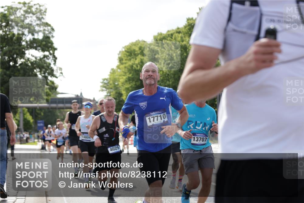 29.06.2025 - hella hamburg halbmarathon Jannik Wohlers http://msf.ph/oto/8238112 29.06.2025 09:53:53 Lombardsbrücke 1119, 1171, 1342, 1399, 1413, 1424, 1476, 1892, 2020, 2098, 2188, 2842, 3477, 3785, 4029, 4183, 4185, 4237, 4270, 5020, 6630, 6831, 7297, 8576, 8698, 8743, 8928, 9463, 9815, 10529, 11773, 11848, 12159, 12203, 12549, 12679, 12706, 12724, 12747, 13123, 13297, 13348, 13707, 13746, 14541, 14804, 15001, 15333, 15365, 15422, 15573, 15825, 16314, 16316, 16627, 16893, 17229, 17332, 17451, 17710, 18380, 18499, 18509, 18815, 19137 meine-sportfotos.de