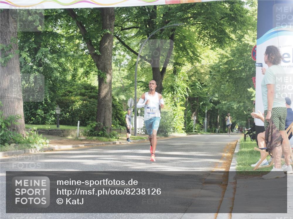 29.06.2025 - hella hamburg halbmarathon KatJ http://msf.ph/oto/8238126 29.06.2025 09:54:47 Zwischen KM18-KM19 4 meine-sportfotos.de