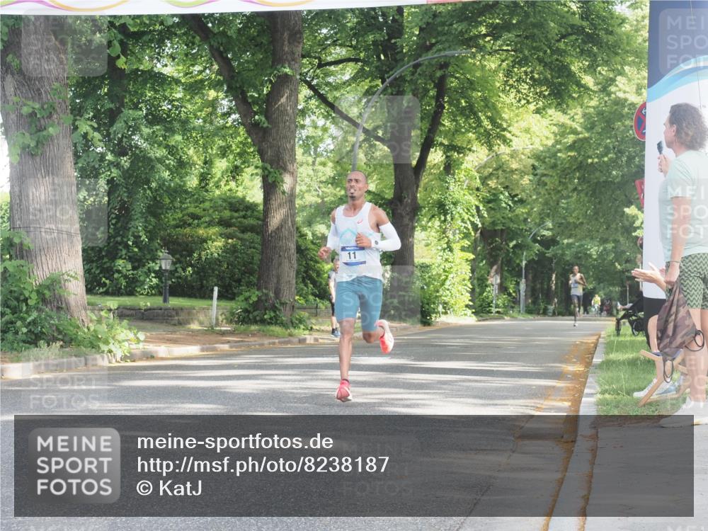 29.06.2025 - hella hamburg halbmarathon KatJ http://msf.ph/oto/8238187 29.06.2025 09:54:47 Zwischen KM18-KM19 4 meine-sportfotos.de