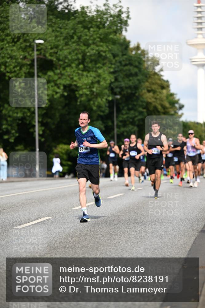 29.06.2025 - hella hamburg halbmarathon Dr. Thomas Lammeyer http://msf.ph/oto/8238191 29.06.2025 09:50:49 Kennedybrücke 1002, 1217, 1910, 2121, 2228, 2404, 2563, 2774, 2851, 3783, 3790, 4246, 4740, 5961, 6032, 6473, 6915, 7831, 7972, 8366, 8395, 9171, 10771, 11055 meine-sportfotos.de