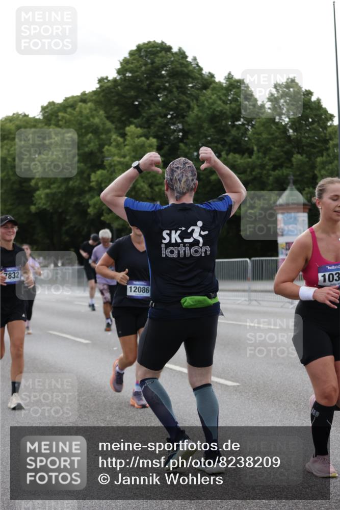 29.06.2025 - hella hamburg halbmarathon Jannik Wohlers http://msf.ph/oto/8238209 29.06.2025 10:29:10 Lombardsbrücke 1063, 1661, 3311, 3524, 4349, 4395, 5350, 6285, 6725, 7517, 7832, 9714, 9937, 10322, 10996, 11249, 11269, 11444, 11634, 12086, 12216, 12227, 13382, 14644, 16306, 16659, 16662, 17496, 17945, 18298, 18299 meine-sportfotos.de