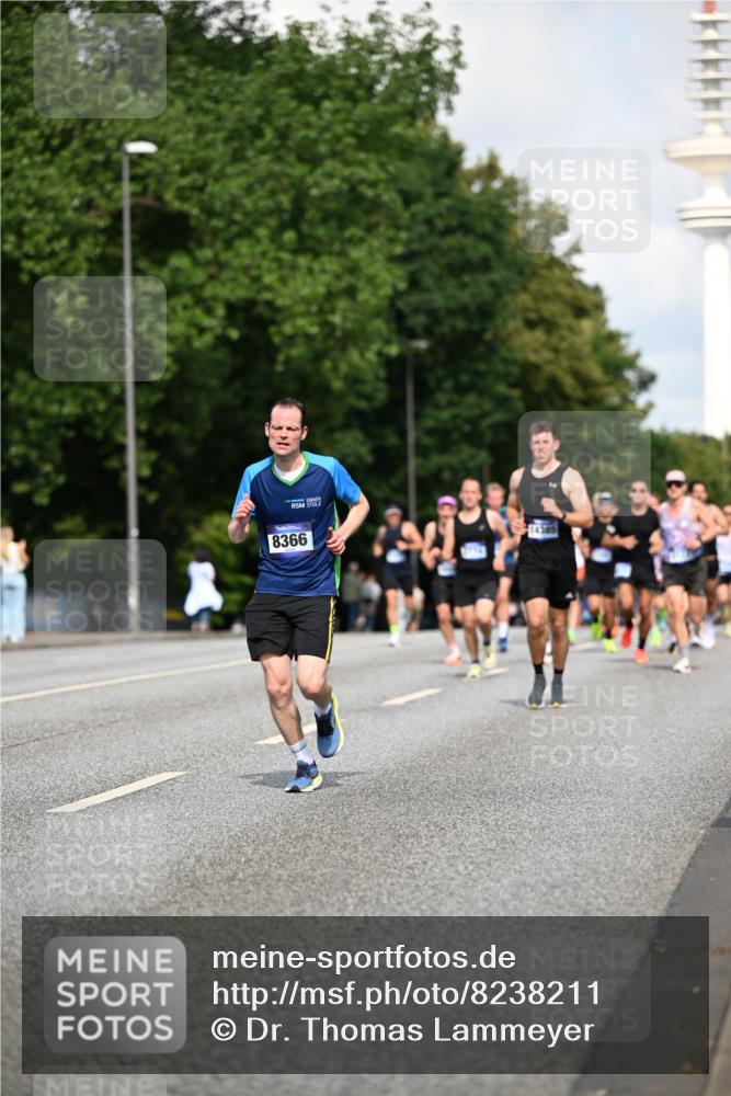29.06.2025 - hella hamburg halbmarathon Dr. Thomas Lammeyer http://msf.ph/oto/8238211 29.06.2025 09:50:49 Kennedybrücke 1002, 1217, 1910, 2121, 2228, 2404, 2563, 2774, 2851, 3783, 3790, 4246, 4740, 5961, 6032, 6473, 6915, 7831, 7972, 8366, 8395, 9171, 10771, 11055 meine-sportfotos.de