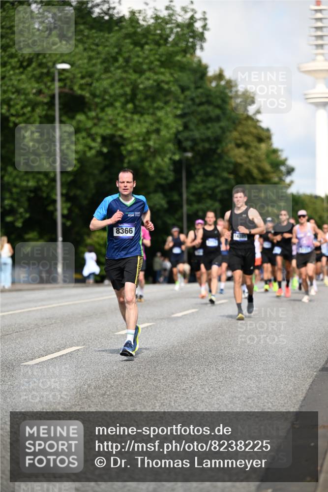 29.06.2025 - hella hamburg halbmarathon Dr. Thomas Lammeyer http://msf.ph/oto/8238225 29.06.2025 09:50:49 Kennedybrücke 1002, 1217, 1910, 2121, 2228, 2404, 2563, 2774, 2851, 3783, 3790, 4246, 4740, 5961, 6032, 6473, 6915, 7831, 7972, 8366, 8395, 9171, 10771, 11055 meine-sportfotos.de