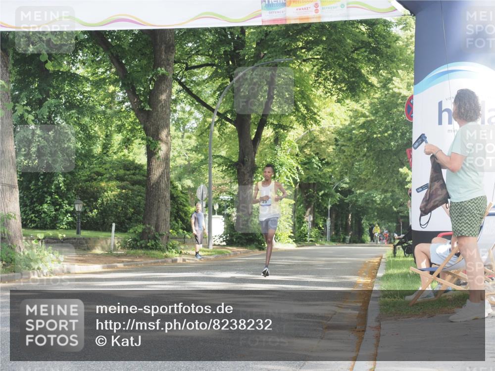 29.06.2025 - hella hamburg halbmarathon KatJ http://msf.ph/oto/8238232 29.06.2025 09:54:52 Zwischen KM18-KM19 11 meine-sportfotos.de