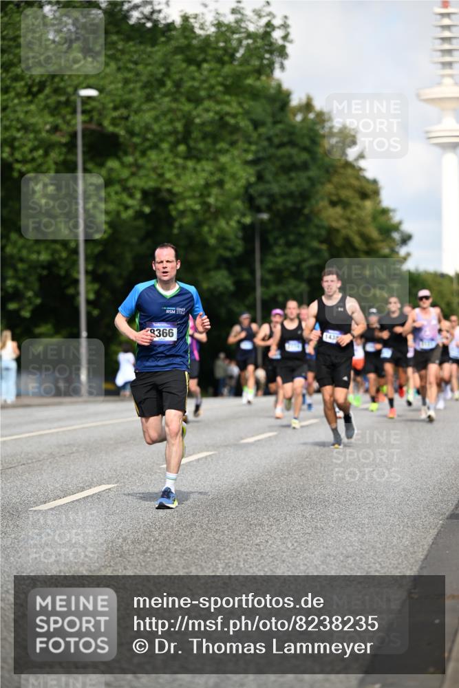 29.06.2025 - hella hamburg halbmarathon Dr. Thomas Lammeyer http://msf.ph/oto/8238235 29.06.2025 09:50:49 Kennedybrücke 1002, 1217, 1910, 2121, 2228, 2404, 2563, 2774, 2851, 3783, 3790, 4246, 4740, 5961, 6032, 6473, 6915, 7831, 7972, 8366, 8395, 9171, 10771, 11055 meine-sportfotos.de