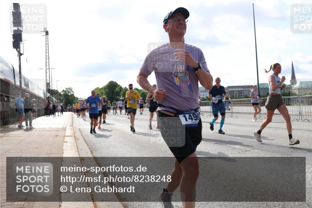 29.06.2025 - hella hamburg halbmarathon Lena Gebhardt http://msf.ph/oto/8238248 29.06.2025 09:56:19 Lombardsbrücke 1061, 1216, 1257, 1267, 1452, 1499, 1502, 1507, 1592, 1628, 1689, 1877, 2058, 2082, 2083, 2250, 2260, 2504, 2771, 2818, 2864, 2953, 2996, 3060, 3256, 3296, 3543, 4065, 4077, 4346, 4557, 4711, 4833, 5116, 5482, 5600, 5607, 5978, 6115, 6134, 6168, 6286, 6511, 6512, 7056, 7100, 7178, 7224, 7332, 7383, 7583, 7943, 8335, 8361, 8514, 8968, 8989, 8996, 9246, 9537, 10596 meine-sportfotos.de