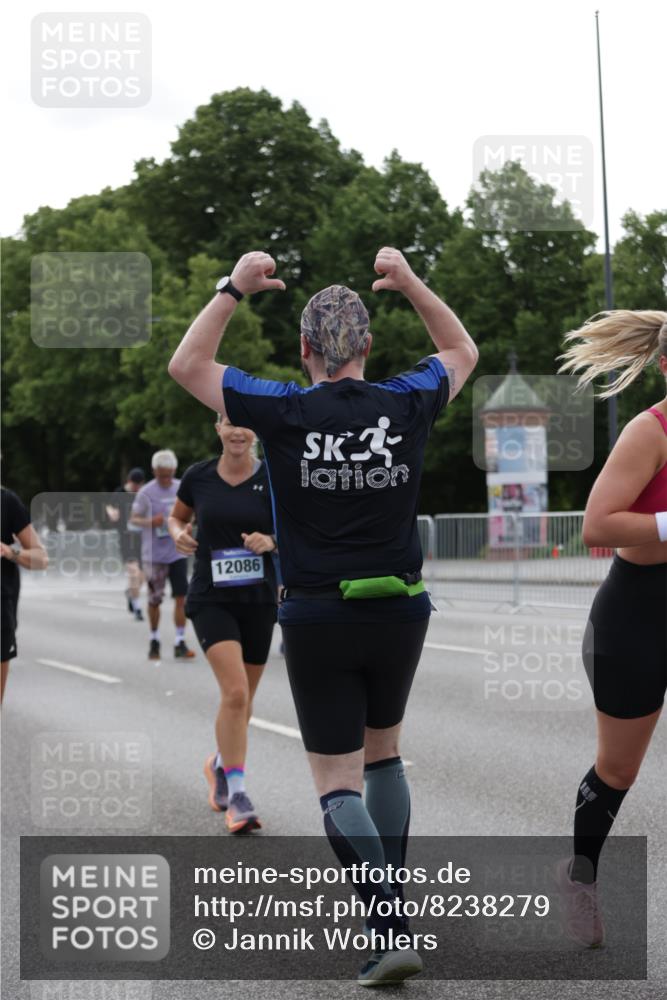 29.06.2025 - hella hamburg halbmarathon Jannik Wohlers http://msf.ph/oto/8238279 29.06.2025 10:29:10 Lombardsbrücke 1063, 1661, 3311, 3524, 4349, 4395, 5350, 6285, 6725, 7517, 7832, 9714, 9937, 10322, 10996, 11249, 11269, 11444, 11634, 12086, 12216, 12227, 13382, 14644, 16306, 16659, 16662, 17496, 17945, 18298, 18299 meine-sportfotos.de