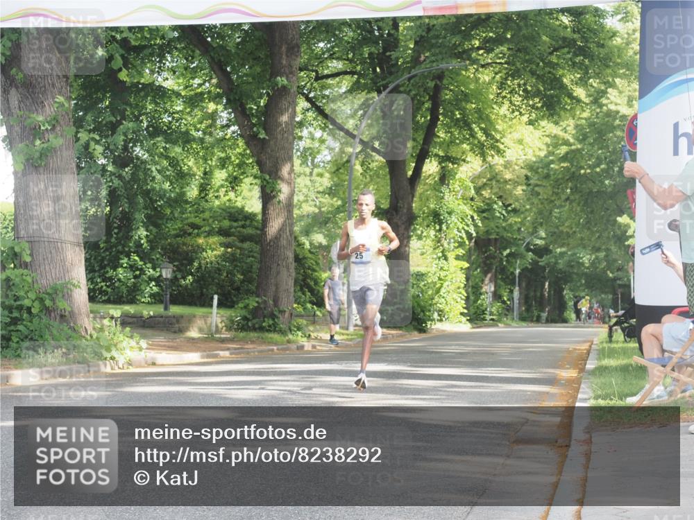 29.06.2025 - hella hamburg halbmarathon KatJ http://msf.ph/oto/8238292 29.06.2025 09:54:53 Zwischen KM18-KM19 11 meine-sportfotos.de