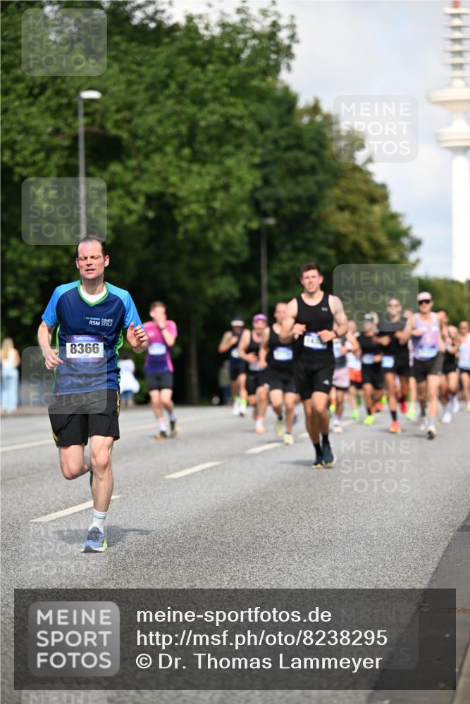 29.06.2025 - hella hamburg halbmarathon Dr. Thomas Lammeyer http://msf.ph/oto/8238295 29.06.2025 09:50:50 Kennedybrücke 1002, 1217, 1910, 2121, 2228, 2404, 2563, 2774, 2851, 3783, 3790, 4246, 4740, 5961, 6032, 6915, 7831, 7972, 8366, 8395, 9171, 10771, 11055 meine-sportfotos.de