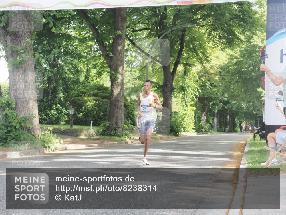 29.06.2025 - hella hamburg halbmarathon KatJ http://msf.ph/oto/8238314 29.06.2025 09:54:53 Zwischen KM18-KM19 11 meine-sportfotos.de