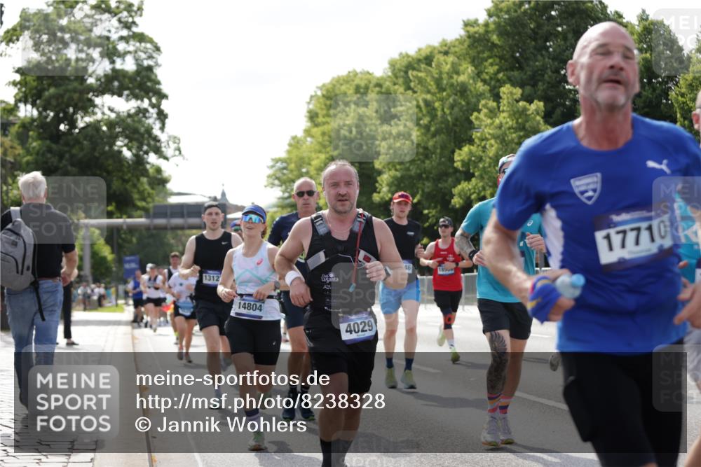 29.06.2025 - hella hamburg halbmarathon Jannik Wohlers http://msf.ph/oto/8238328 29.06.2025 09:53:54 Lombardsbrücke 1119, 1171, 1342, 1399, 1413, 1424, 1476, 1892, 2020, 2098, 2188, 2842, 2889, 3477, 3785, 4029, 4183, 4185, 4270, 5020, 6630, 6831, 7297, 8576, 8698, 8743, 8928, 9463, 9815, 10529, 11773, 11848, 12159, 12203, 12413, 12549, 12679, 12706, 12724, 12747, 13123, 13348, 13707, 13746, 14541, 14804, 15001, 15333, 15422, 15573, 15825, 16314, 16316, 16627, 16893, 17229, 17332, 17451, 17710, 18380, 18499, 18509, 18815, 19137 meine-sportfotos.de