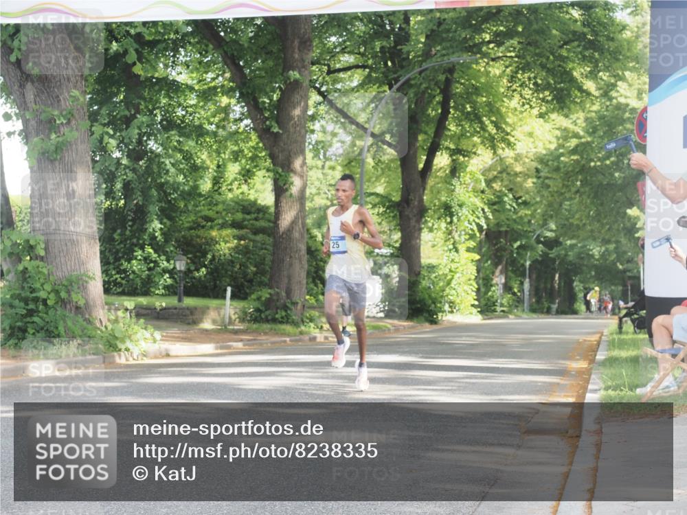 29.06.2025 - hella hamburg halbmarathon KatJ http://msf.ph/oto/8238335 29.06.2025 09:54:53 Zwischen KM18-KM19 11 meine-sportfotos.de