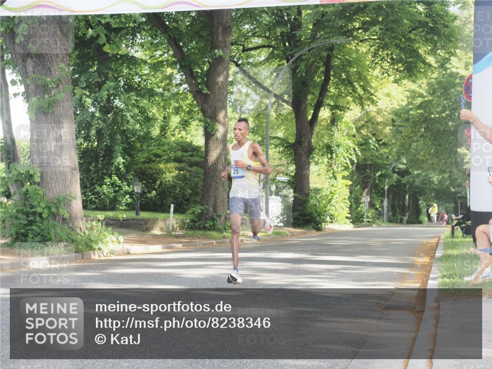 29.06.2025 - hella hamburg halbmarathon KatJ http://msf.ph/oto/8238346 29.06.2025 09:54:54 Zwischen KM18-KM19 11, 25 meine-sportfotos.de