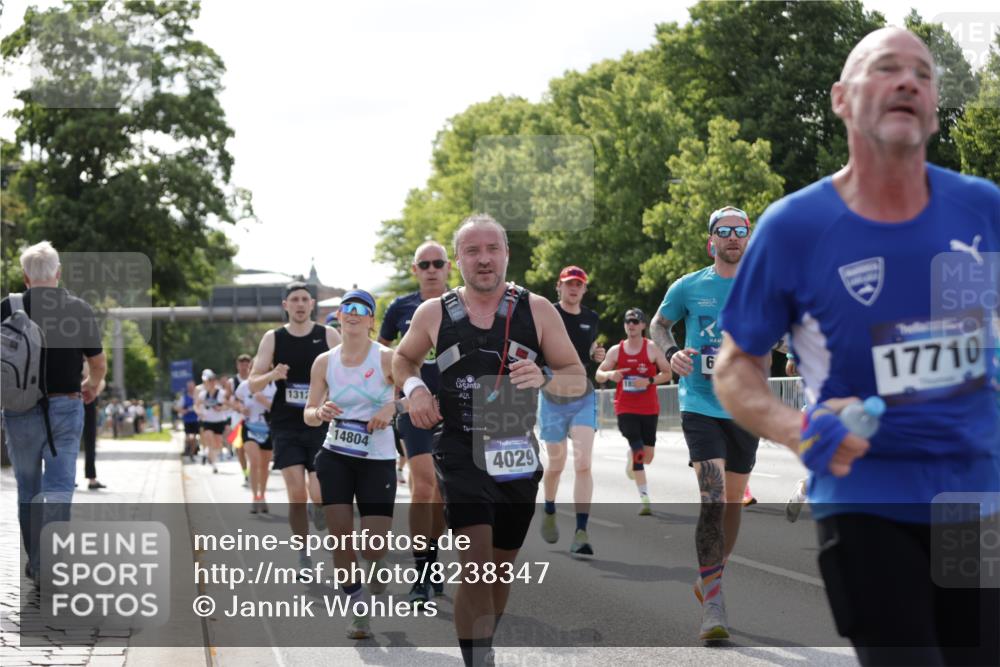 29.06.2025 - hella hamburg halbmarathon Jannik Wohlers http://msf.ph/oto/8238347 29.06.2025 09:53:54 Lombardsbrücke 1119, 1171, 1342, 1399, 1413, 1424, 1476, 1892, 2020, 2098, 2188, 2842, 2889, 3477, 3785, 4029, 4183, 4185, 4270, 5020, 6630, 6831, 7297, 8576, 8698, 8743, 8928, 9463, 9815, 10529, 11773, 11848, 12159, 12203, 12413, 12549, 12679, 12706, 12724, 12747, 13123, 13348, 13707, 13746, 14541, 14804, 15001, 15333, 15422, 15573, 15825, 16314, 16316, 16627, 16893, 17229, 17332, 17451, 17710, 18380, 18499, 18509, 18815, 19137 meine-sportfotos.de