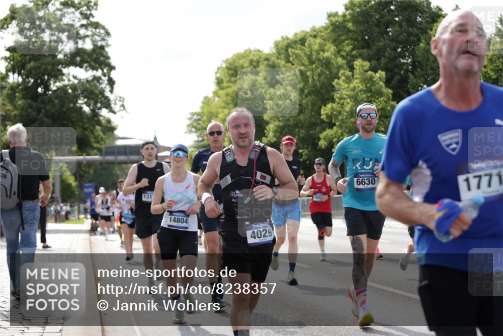 29.06.2025 - hella hamburg halbmarathon Jannik Wohlers http://msf.ph/oto/8238357 29.06.2025 09:53:54 Lombardsbrücke 1119, 1171, 1342, 1399, 1413, 1424, 1476, 1892, 2020, 2098, 2188, 2842, 2889, 3477, 3785, 4029, 4183, 4185, 4270, 5020, 6630, 6831, 7297, 8576, 8698, 8743, 8928, 9463, 9815, 10529, 11773, 11848, 12159, 12203, 12413, 12549, 12679, 12706, 12724, 12747, 13123, 13348, 13707, 13746, 14541, 14804, 15001, 15333, 15422, 15573, 15825, 16314, 16316, 16627, 16893, 17229, 17332, 17451, 17710, 18380, 18499, 18509, 18815, 19137 meine-sportfotos.de