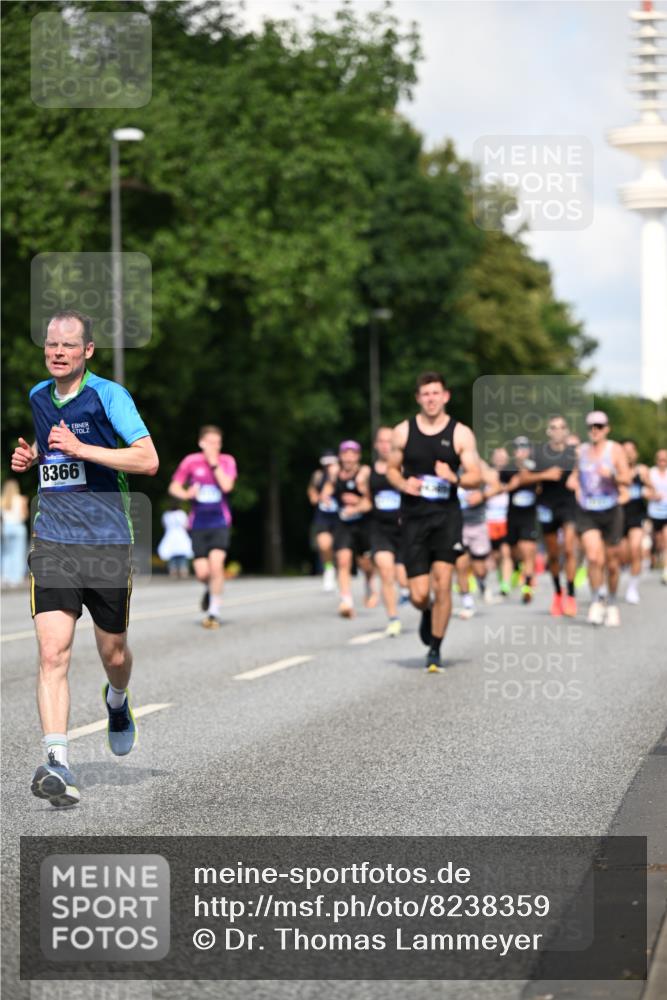 29.06.2025 - hella hamburg halbmarathon Dr. Thomas Lammeyer http://msf.ph/oto/8238359 29.06.2025 09:50:50 Kennedybrücke 1002, 1217, 1910, 2121, 2228, 2404, 2563, 2774, 2851, 3783, 3790, 4246, 4740, 5961, 6032, 6915, 7831, 7972, 8366, 8395, 9171, 10771, 11055 meine-sportfotos.de