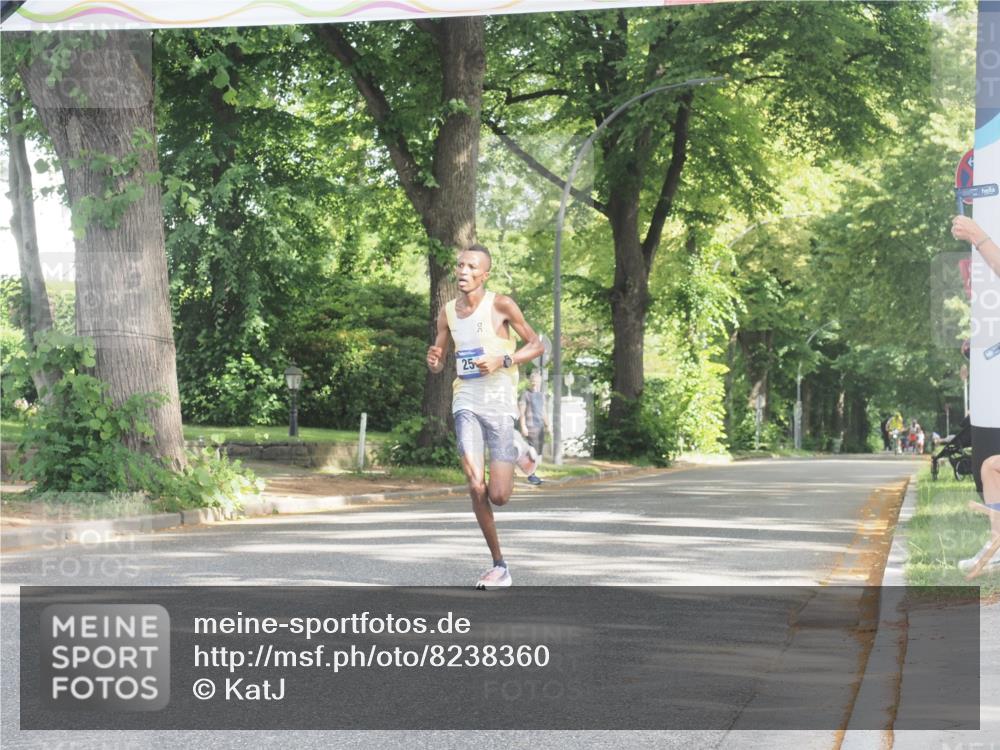 29.06.2025 - hella hamburg halbmarathon KatJ http://msf.ph/oto/8238360 29.06.2025 09:54:54 Zwischen KM18-KM19 11, 25 meine-sportfotos.de
