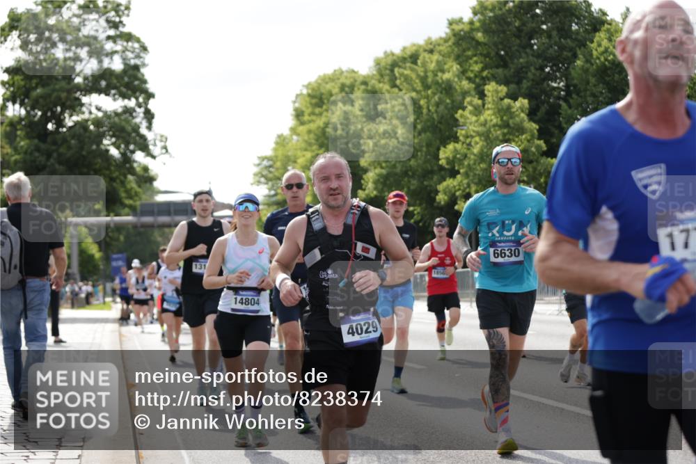 29.06.2025 - hella hamburg halbmarathon Jannik Wohlers http://msf.ph/oto/8238374 29.06.2025 09:53:54 Lombardsbrücke 1119, 1171, 1342, 1399, 1413, 1424, 1476, 1892, 2020, 2098, 2188, 2842, 2889, 3477, 3785, 4029, 4183, 4185, 4270, 5020, 6630, 6831, 7297, 8576, 8698, 8743, 8928, 9463, 9815, 10529, 11773, 11848, 12159, 12203, 12413, 12549, 12679, 12706, 12724, 12747, 13123, 13348, 13707, 13746, 14541, 14804, 15001, 15333, 15422, 15573, 15825, 16314, 16316, 16627, 16893, 17229, 17332, 17451, 17710, 18380, 18499, 18509, 18815, 19137 meine-sportfotos.de