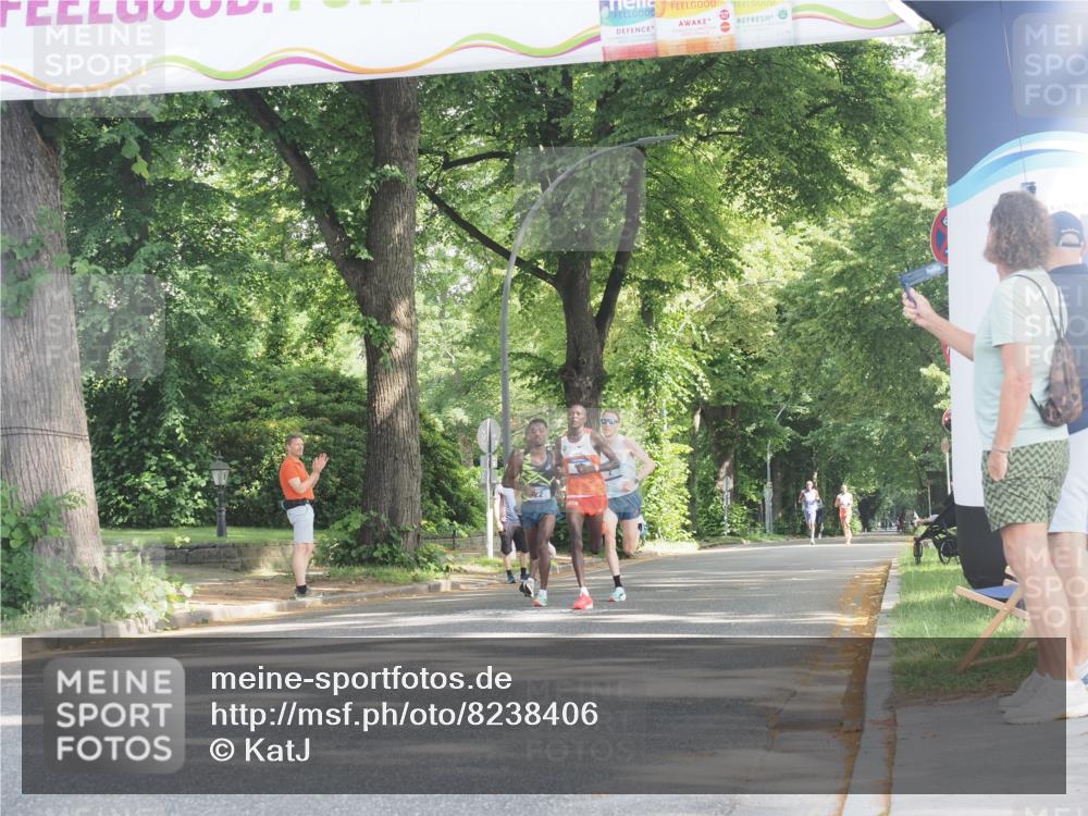 29.06.2025 - hella hamburg halbmarathon KatJ http://msf.ph/oto/8238406 29.06.2025 09:55:11 Zwischen KM18-KM19  meine-sportfotos.de