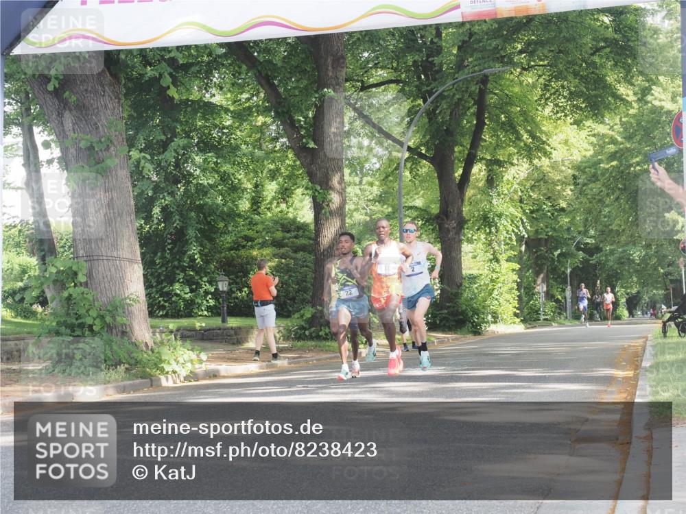 29.06.2025 - hella hamburg halbmarathon KatJ http://msf.ph/oto/8238423 29.06.2025 09:55:12 Zwischen KM18-KM19 7 meine-sportfotos.de