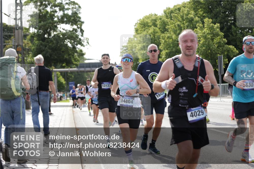 29.06.2025 - hella hamburg halbmarathon Jannik Wohlers http://msf.ph/oto/8238424 29.06.2025 09:53:54 Lombardsbrücke 1119, 1171, 1342, 1399, 1413, 1424, 1476, 1892, 2020, 2098, 2188, 2842, 2889, 3477, 3785, 4029, 4183, 4185, 4270, 5020, 6630, 6831, 7297, 8576, 8698, 8743, 8928, 9463, 9815, 10529, 11773, 11848, 12159, 12203, 12413, 12549, 12679, 12706, 12724, 12747, 13123, 13348, 13707, 13746, 14541, 14804, 15001, 15333, 15422, 15573, 15825, 16314, 16316, 16627, 16893, 17229, 17332, 17451, 17710, 18380, 18499, 18509, 18815, 19137 meine-sportfotos.de