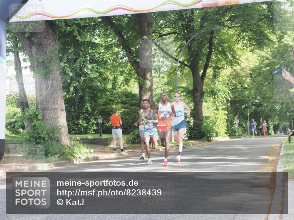 29.06.2025 - hella hamburg halbmarathon KatJ http://msf.ph/oto/8238439 29.06.2025 09:55:12 Zwischen KM18-KM19 7 meine-sportfotos.de