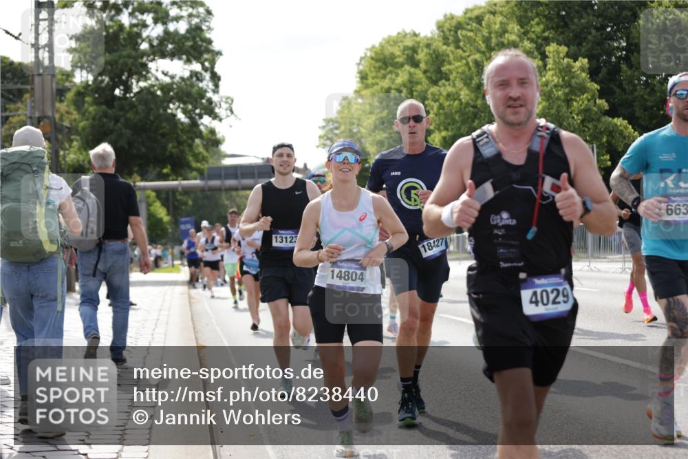 29.06.2025 - hella hamburg halbmarathon Jannik Wohlers http://msf.ph/oto/8238440 29.06.2025 09:53:54 Lombardsbrücke 1119, 1171, 1342, 1399, 1413, 1424, 1476, 1892, 2020, 2098, 2188, 2842, 2889, 3477, 3785, 4029, 4183, 4185, 4270, 5020, 6630, 6831, 7297, 8576, 8698, 8743, 8928, 9463, 9815, 10529, 11773, 11848, 12159, 12203, 12413, 12549, 12679, 12706, 12724, 12747, 13123, 13348, 13707, 13746, 14541, 14804, 15001, 15333, 15422, 15573, 15825, 16314, 16316, 16627, 16893, 17229, 17332, 17451, 17710, 18380, 18499, 18509, 18815, 19137 meine-sportfotos.de