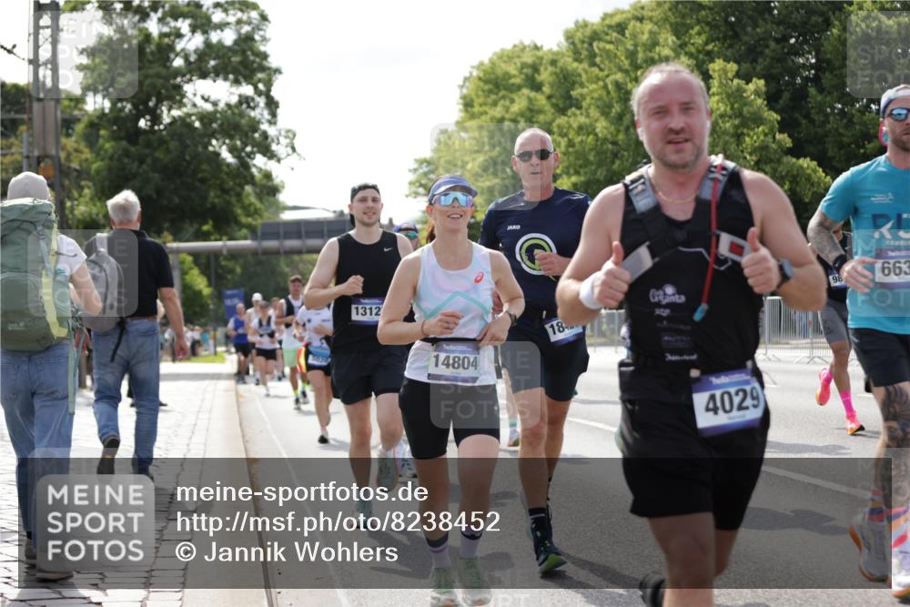 29.06.2025 - hella hamburg halbmarathon Jannik Wohlers http://msf.ph/oto/8238452 29.06.2025 09:53:54 Lombardsbrücke 1119, 1171, 1342, 1399, 1413, 1424, 1476, 1892, 2020, 2098, 2188, 2842, 2889, 3477, 3785, 4029, 4183, 4185, 4270, 5020, 6630, 6831, 7297, 8576, 8698, 8743, 8928, 9463, 9815, 10529, 11773, 11848, 12159, 12203, 12413, 12549, 12679, 12706, 12724, 12747, 13123, 13348, 13707, 13746, 14541, 14804, 15001, 15333, 15422, 15573, 15825, 16314, 16316, 16627, 16893, 17229, 17332, 17451, 17710, 18380, 18499, 18509, 18815, 19137 meine-sportfotos.de